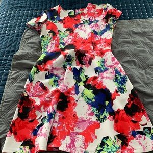 Stretchy, colorful dress